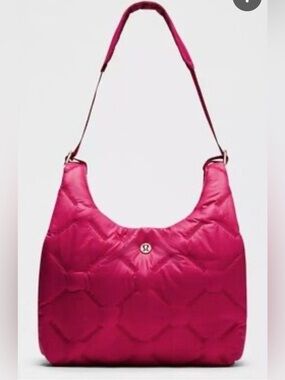 NWT Quilty Pleasures Shoulder Bag Berry Ramble 5L